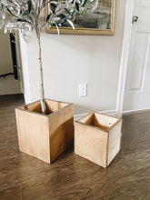 Load image into Gallery viewer, Modern Box Planter
